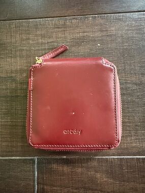 arcɐry Burgundy Leather Zip Wallet